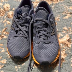 New Balance tennis shoes